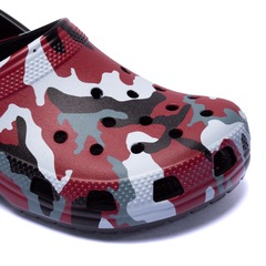 Sandália Crocs Júnior Classic Camo Clog K - Foto 8
