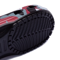 Sandália Crocs Júnior Classic Camo Clog K - Foto 9