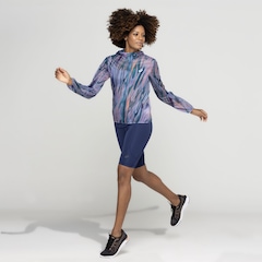 Jaqueta Corta-Vento ASICS Feminino com Capuz Osaka Estampada Color Sumi - Foto 5