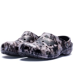 Sandália Crocs Classic Bleach Dye Clog - Masculino - Foto 2