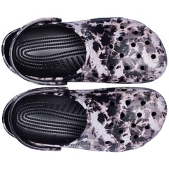 Sandália Crocs Classic Bleach Dye Clog - Masculino - Foto 5