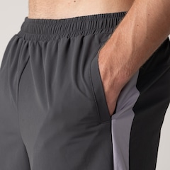 Bermuda Asics 7 Recortada Masculina - Foto 4