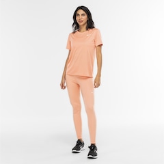 Camiseta Feminina Nike Dri-Fit Legend - Foto 4