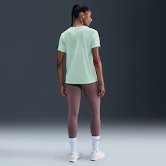 Camiseta Feminina Nike Dri-Fit Legend - Foto 6