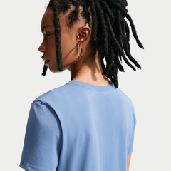 Camiseta Feminina Nike Manga Curta Sportswear Essential Icon - Foto 3