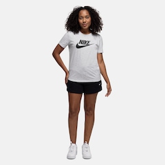 Camiseta Feminina Nike Manga Curta Sportswear Essential Icon - Foto 3