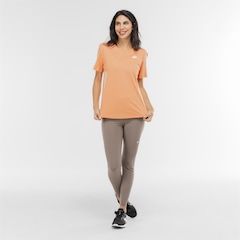 Camiseta Feminina Nike Manga Curta Sportswear Club - Foto 4