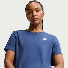 Camiseta Feminina Nike Manga Curta Sportswear Club - Foto 2