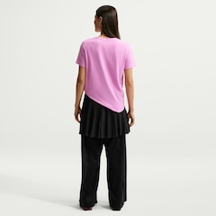 Camiseta Feminina Nike Manga Curta Sportswear Club - Foto 2