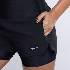 Short Feminino Nike Dri-Fit 2N1 Swift - Foto 6