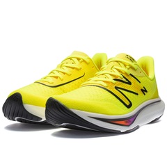 Tênis New Balance Fuelcell Rebel V3 - Masculino - Foto 2