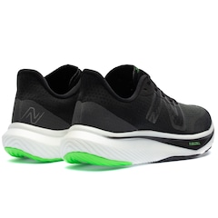Tênis New Balance Fuelcell Rebel V3 - Masculino - Foto 4