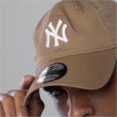 Boné Aba Curva New York Yankees New Era MLB Strapback 920 ST PERM KHK - Adulto - Foto 3