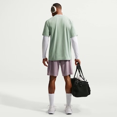 Camiseta Masculina Nike Manga Curta Dri-Fit UV Hyverse - Foto 3