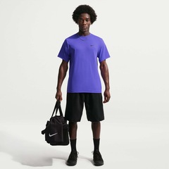 Camiseta Masculina Nike Manga Curta Dri-Fit UV Hyverse - Foto 4