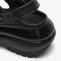 Sandália Crocs Classic Mega Crush - Foto 7