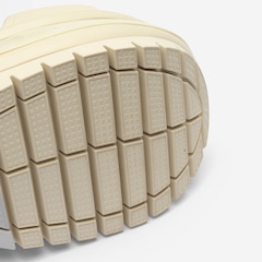 Sandália Crocs Classic Mega Crush - Foto 9