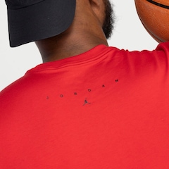 Camiseta Jordan Nike Manga Curta ESS SS Crew - Foto 7