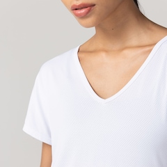 Camiseta Feminina Oxer Decote V - Foto 4