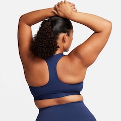 Top Fitness com Bojo Nike Média Sustentação Swoosh Sport - Foto 2