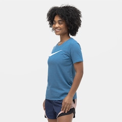 Camiseta Feminina Nike Manga Curta Dri-Fit Swoosh - Foto 4