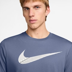 Camiseta Masculina Nike Dri-Fit Tee 2 Yr Swoosh - Foto 3