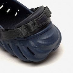 Sandália Crocs Echo Clog - Foto 7