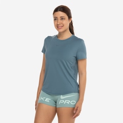 Camiseta Feminina Nike Manga Curta Dri-fit One Classic - Foto 5