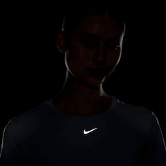 Camiseta Feminina Nike Manga Curta Dri-fit One Classic - Foto 6