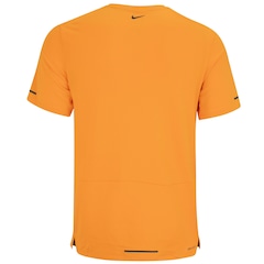 Camiseta Nike Manga Curta Dri-Fit Rise 365 RU - Masculina - Foto 2