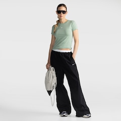 Camiseta Feminina Nike Manga Curta Chill Knit - Foto 3