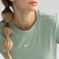 Camiseta Feminina Nike Manga Curta Chill Knit - Foto 4