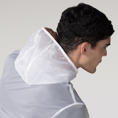 Jaqueta Masculina ASICS com Capuz Ultraleve Packable Repelente à Água - Foto 6