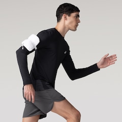 Jaqueta Masculina ASICS com Capuz Ultraleve Packable Repelente à Água - Foto 7