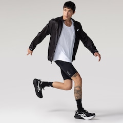Jaqueta Masculina ASICS com Capuz Ultraleve Packable Repelente à Água - Foto 4