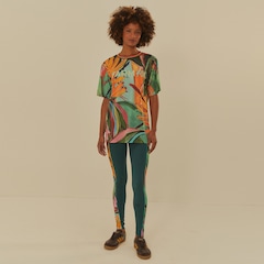 Camiseta Feminina Farm Manga Curta Tela Folhagem de Banana - Foto 3