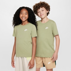 Camiseta Juvenil Nike Manga Curta Sportswear Embroidered Future - Foto 1