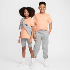 Camiseta Nike Sportswear Tee Emb Future - Infantil - Foto 5