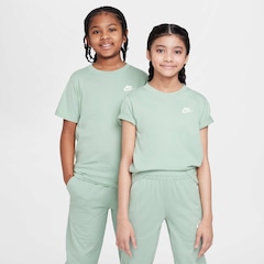 Camiseta Juvenil Nike Manga Curta Sportswear Embroidered Future - Foto 1