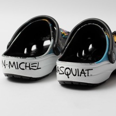 Sandália Crocs Basquiat Classic Clog - Foto 8