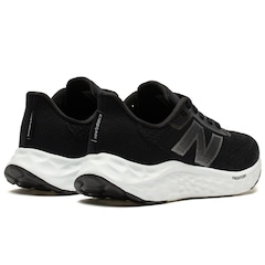 Tênis New Balance Fresh Foam ARISHIV4 - Feminino - Foto 5