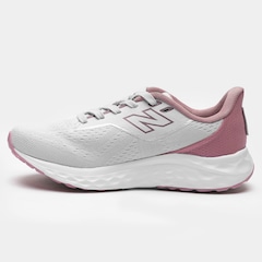 Tênis New Balance Fresh Foam ARISHIV4 - Feminino - Foto 2
