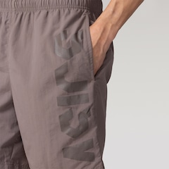 Bermuda Masculina ASICS Logo Estourado - Foto 6