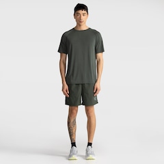 Bermuda Masculina ASICS Logo Estourado - Foto 3