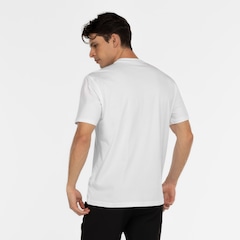 Camiseta Masculina New Balance Manga Curta Essentials - Foto 3