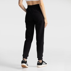 Calça New Balance Felpa Essentials Feminina - Foto 2