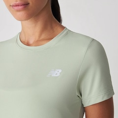 Camiseta Feminina New Balance Manga Curta Sport Essentials - Foto 3