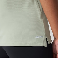 Camiseta Feminina New Balance Manga Curta Sport Essentials - Foto 4