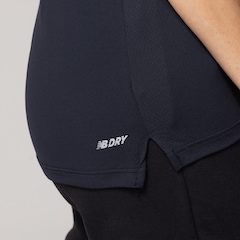 Camiseta Feminina New Balance Manga Curta Sport Essentials - Foto 4