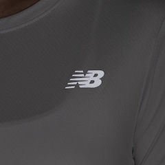 Camiseta Feminina New Balance Manga Curta Sport Essentials - Foto 5